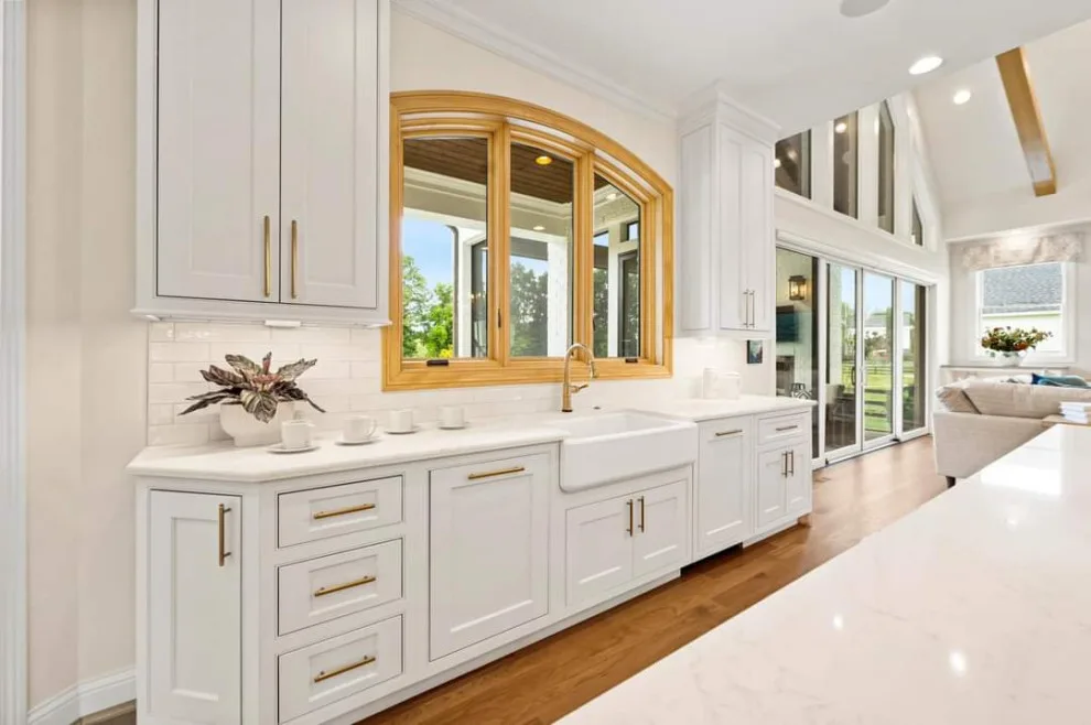 Wieland Stone Columns Homearama by Interiors821, LLC - Photo 63