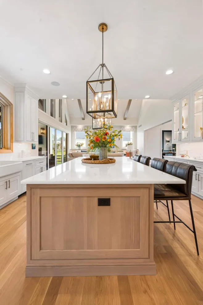 Wieland Stone Columns Homearama by Interiors821, LLC - Photo 30