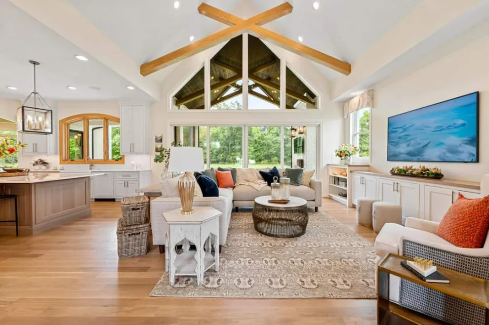 Wieland Stone Columns Homearama by Interiors821, LLC - Photo 44