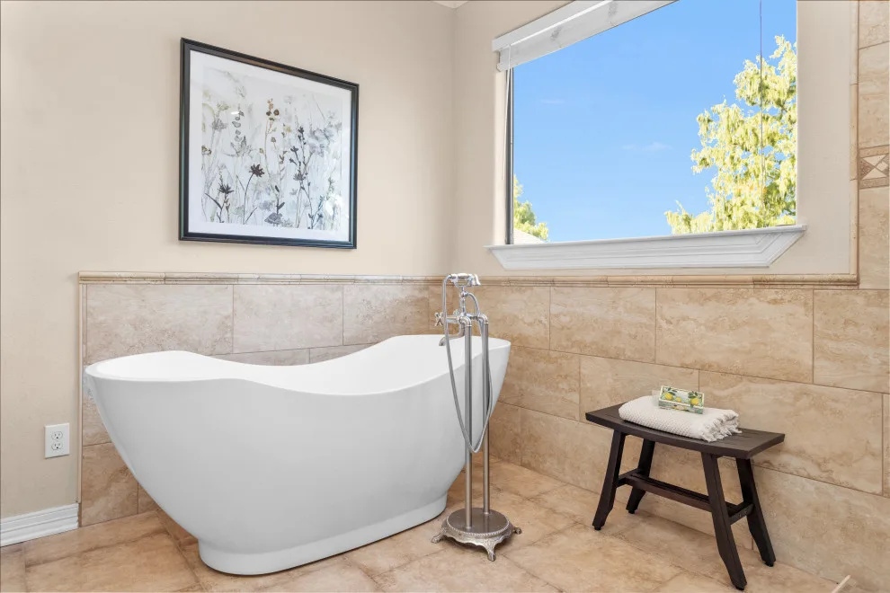 Wimbledon Unoccupied Staging Initiative by FlyGirl Home Staging & Redesign - Photo 3