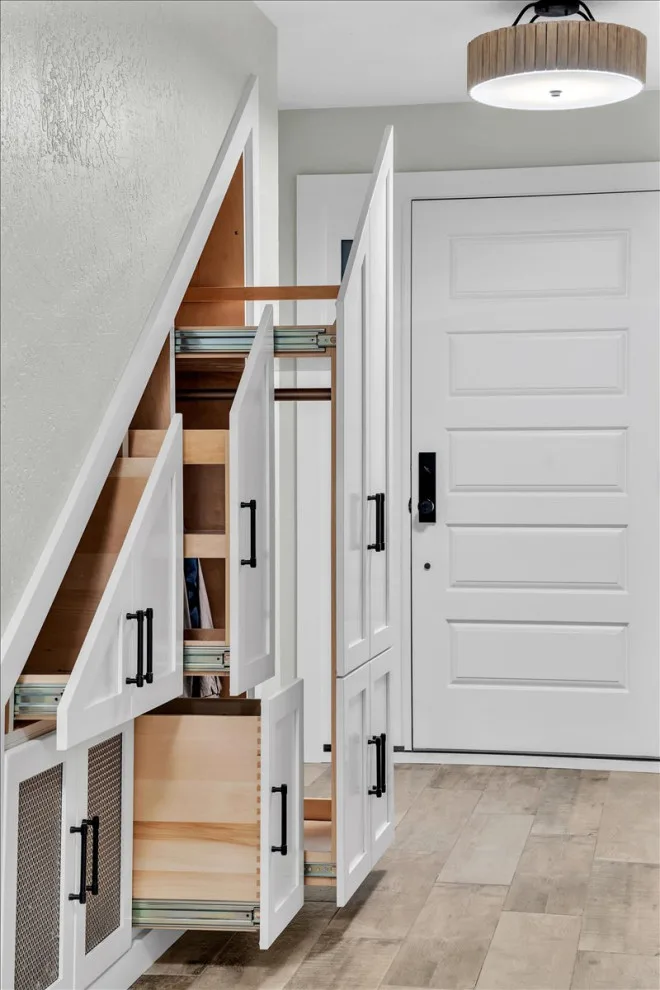 Twisting Path by Talie Jane Interiors & Construction - Photo 6