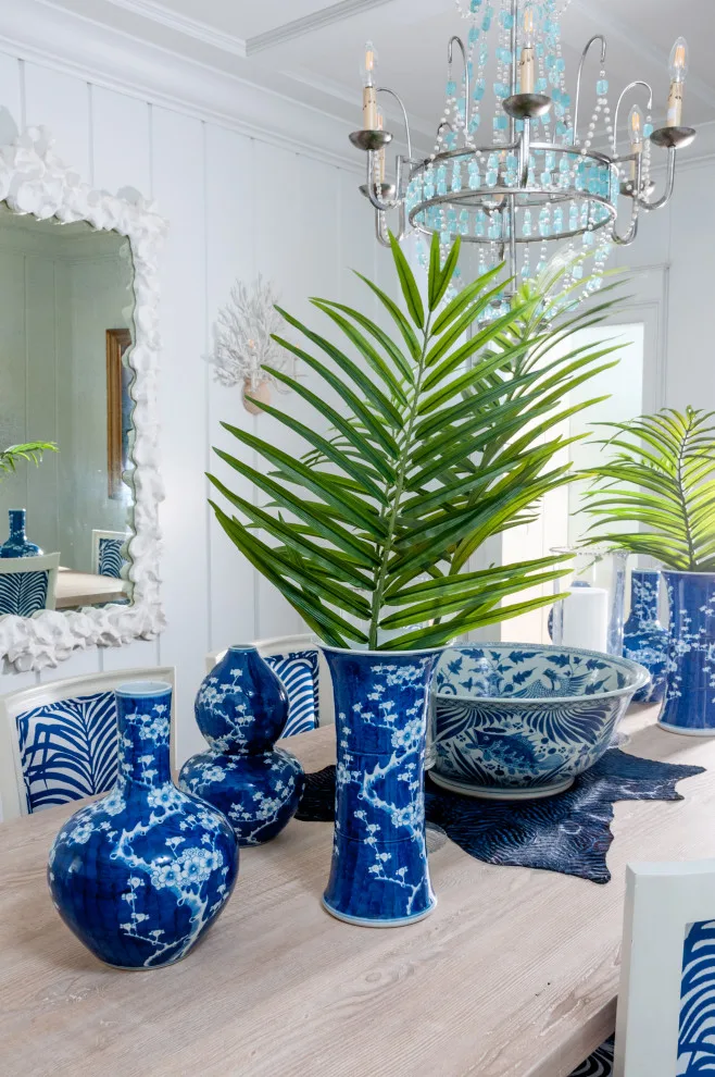 Striped Palm Dining Area by Mineral City - Photo 2