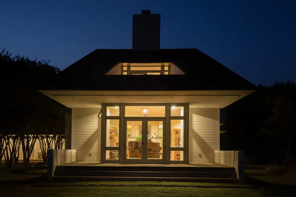 Contemporary Agricultural Home by David D. Quillin Architecture - Photo 10