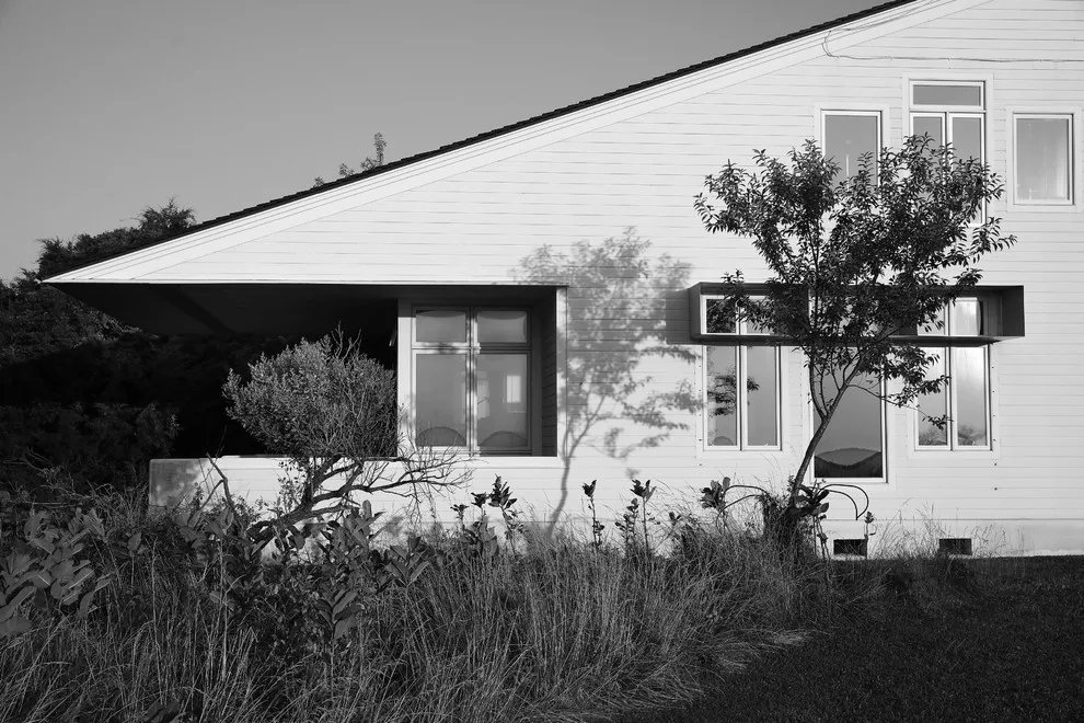 Contemporary Agricultural Home by David D. Quillin Architecture - Photo 18