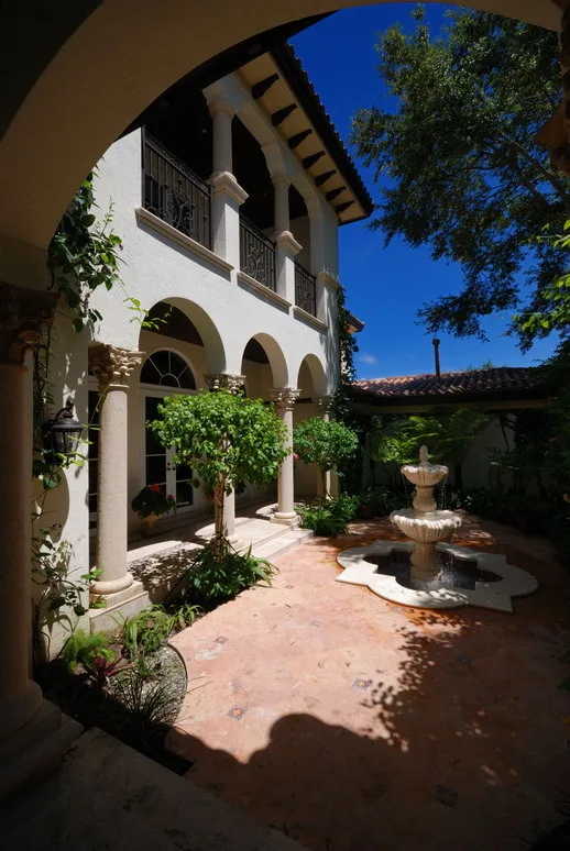 Opulent Property in South Pinecrest by Jorge L. Esteban Architecture & Planning - Photo 3