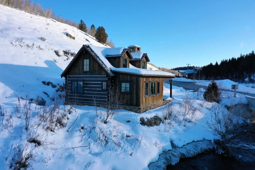 Cozy River Lodge by Stillwater Design Group - Photo 11