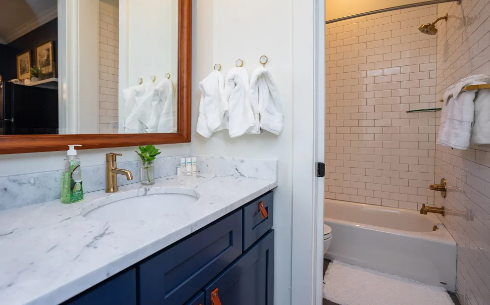 Duplex on Washington Street by Allison Ramsey Architects - Photo 7