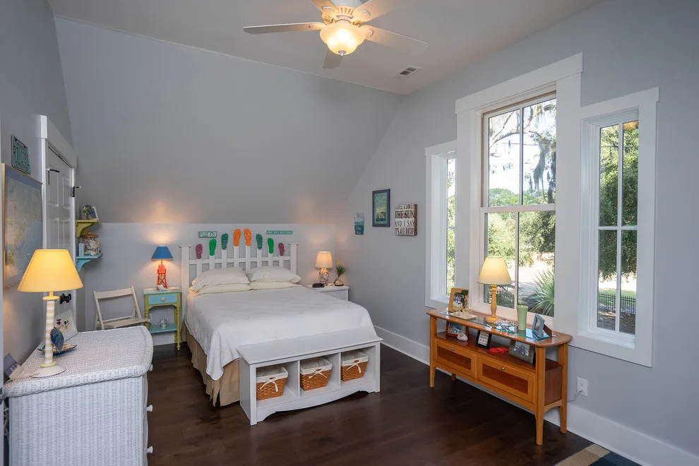 Southern-Inspired Compact Home Design by Allison Ramsey Architects - Photo 5