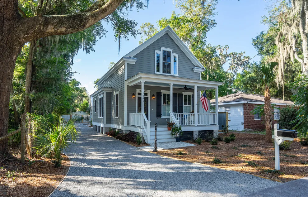 Southern-Inspired Compact Home Design by Allison Ramsey Architects - Photo 6