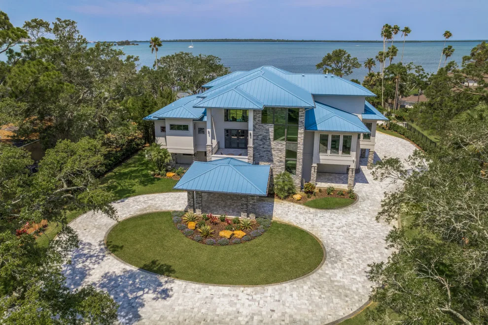 Luxury Home by the Waterfront by Shorelines Design Group - Photo 4
