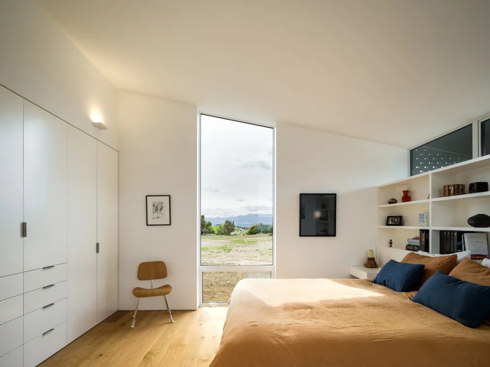 Inclined Home by Actual Architecture Company - Photo 4