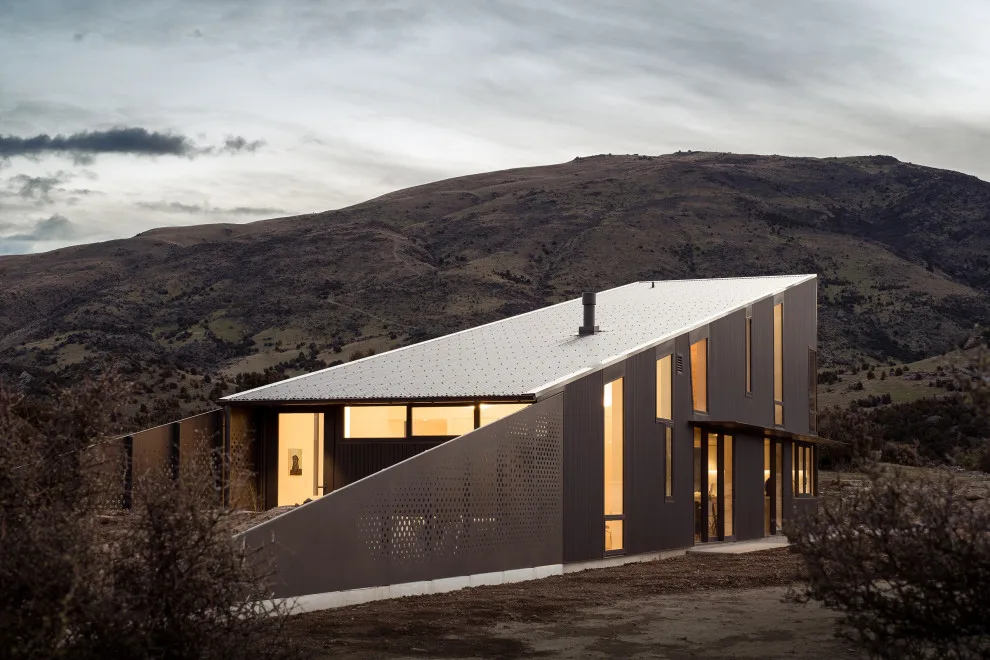 Inclined Home by Actual Architecture Company - Photo 11