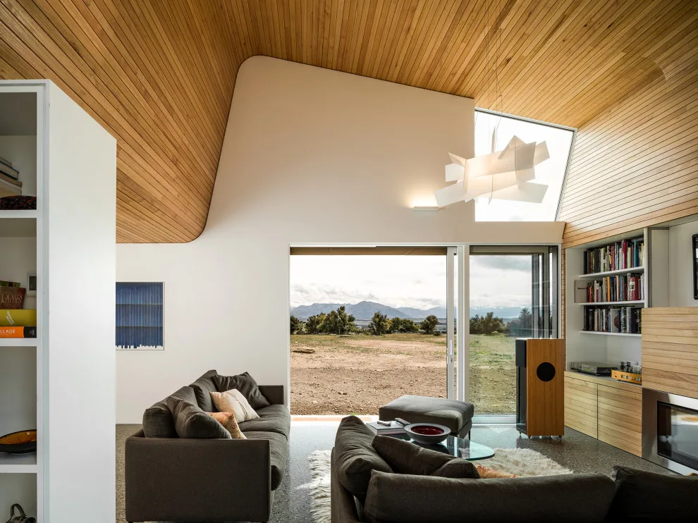 Inclined Home by Actual Architecture Company - Photo 2