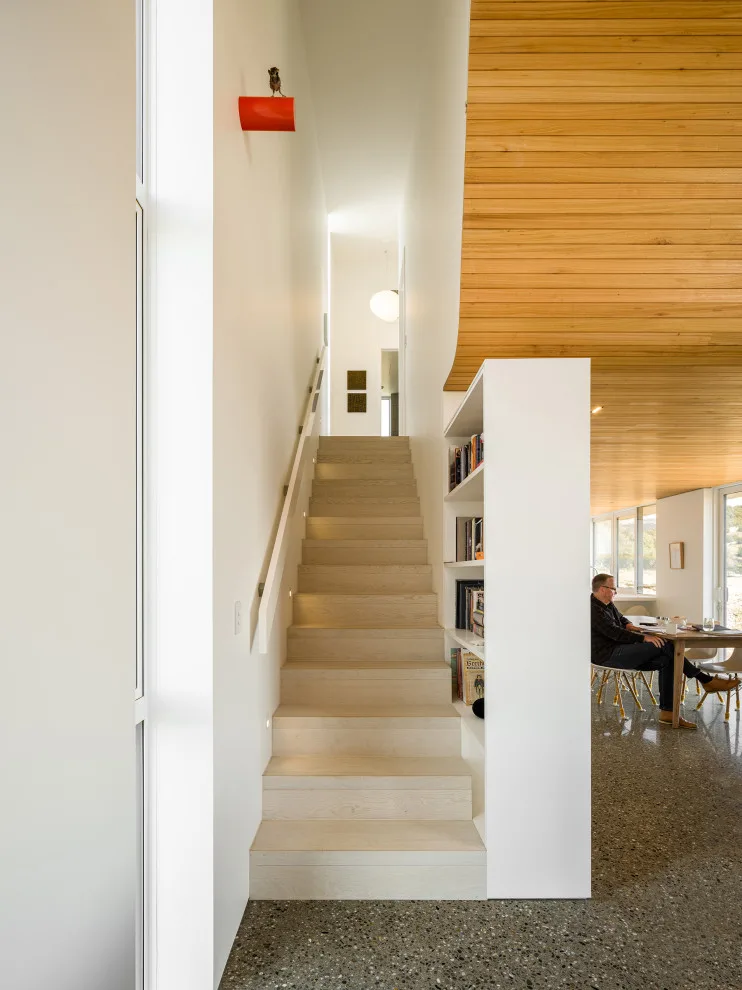 Inclined Home by Actual Architecture Company - Photo 6