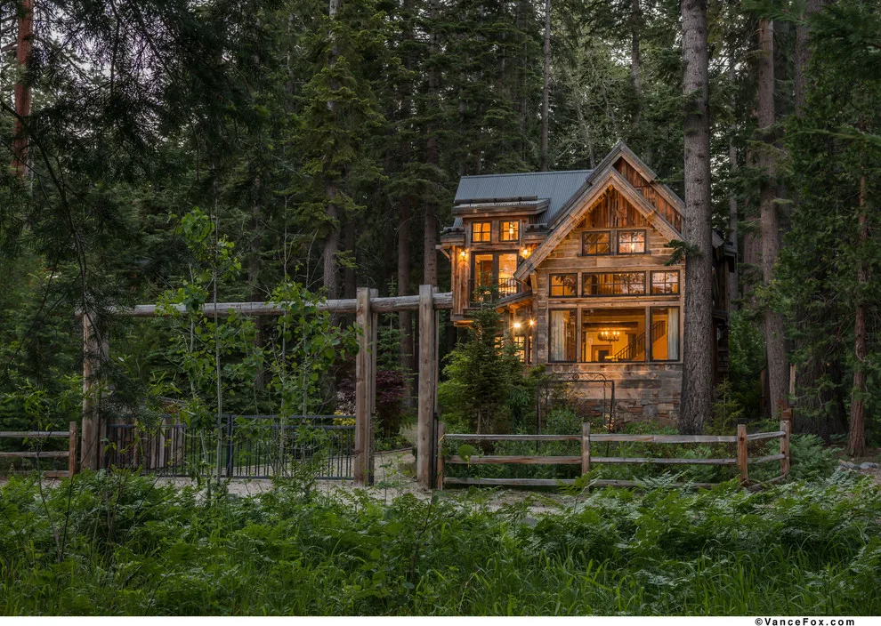 Shoreline Cottage Retreat by Todd Gordon Mather Architect - Photo 12