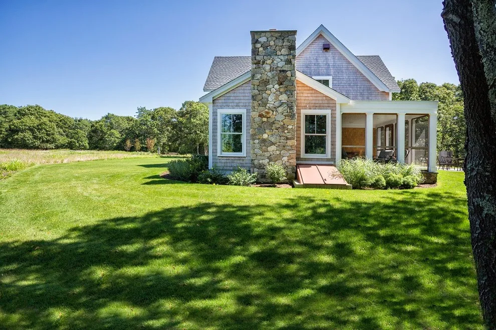 Tisbury West Farmhouse by Sherman Associates - Photo 2