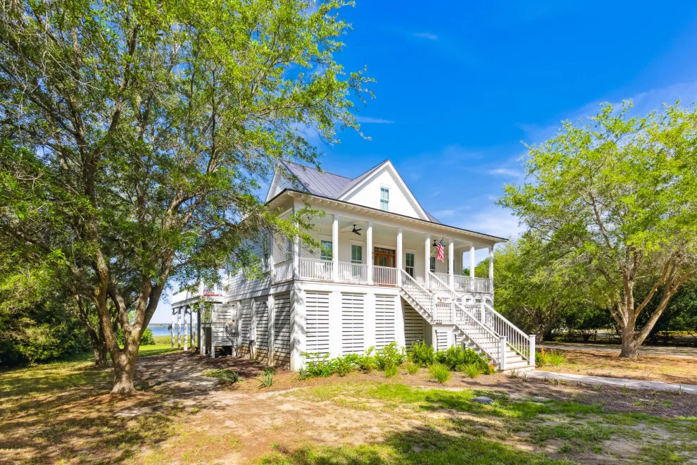 Wadmalaw Island White Hall by Allison Ramsey Architects - Photo 11