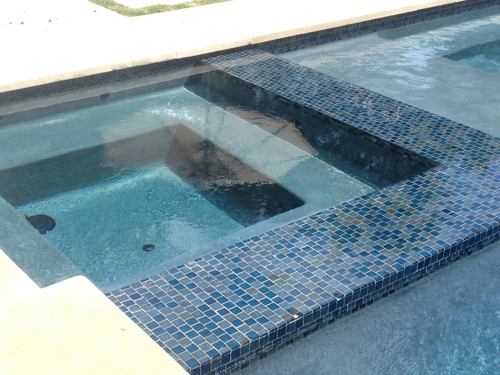 North Dallas, TX - Contemporary Pool and Landscape by Star Of Texas Landscape - Photo 7