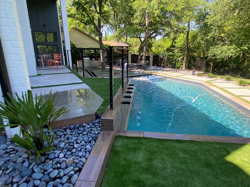 Riverview by Star Of Texas Landscape - Photo 3