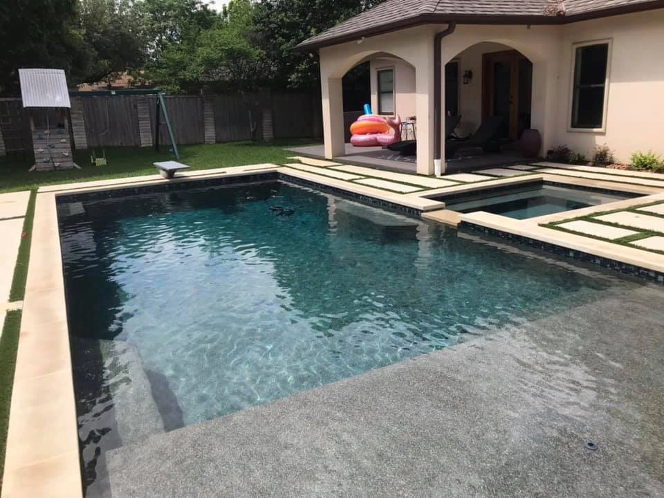 North Dallas Contemporary by Star Of Texas Landscape - Photo 2