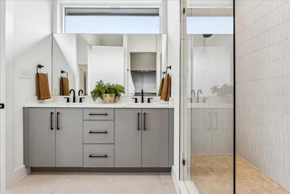 WOLO Townhomes Phase II and III by FE Architects - Photo 4