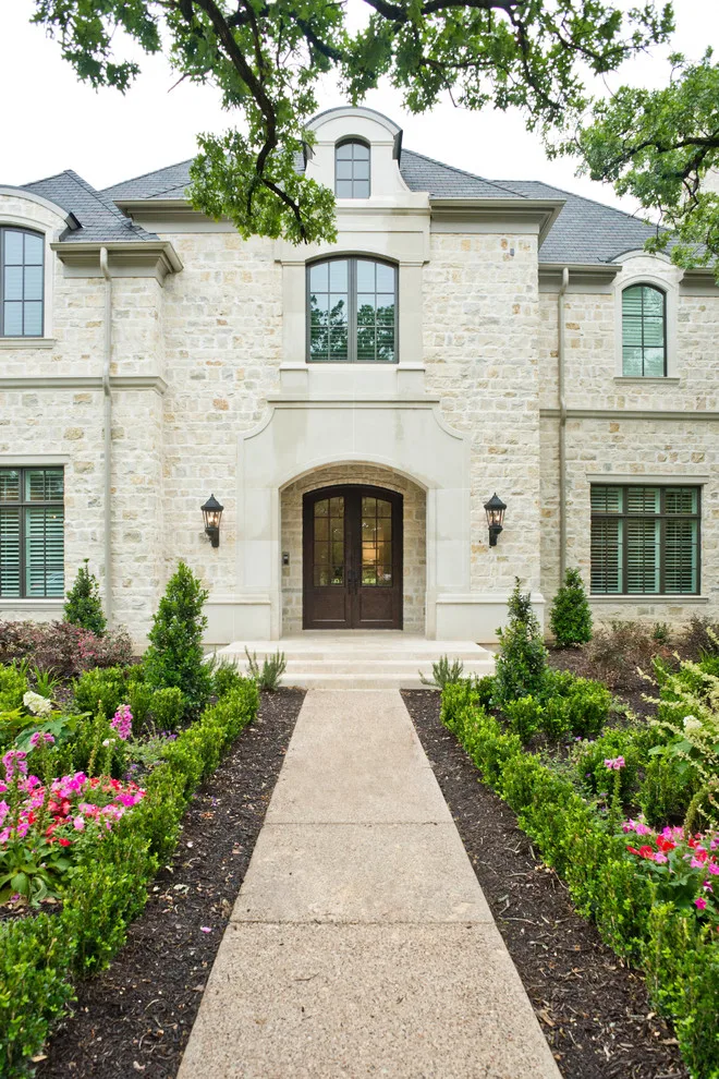 French Eclectic Residence by Heritage Design Studio - Photo 13