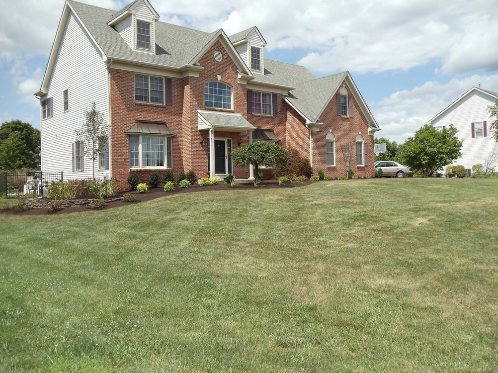 Lawn Maintenance & Planting Services by Steve Greco Landscaping, Inc. - Photo 19