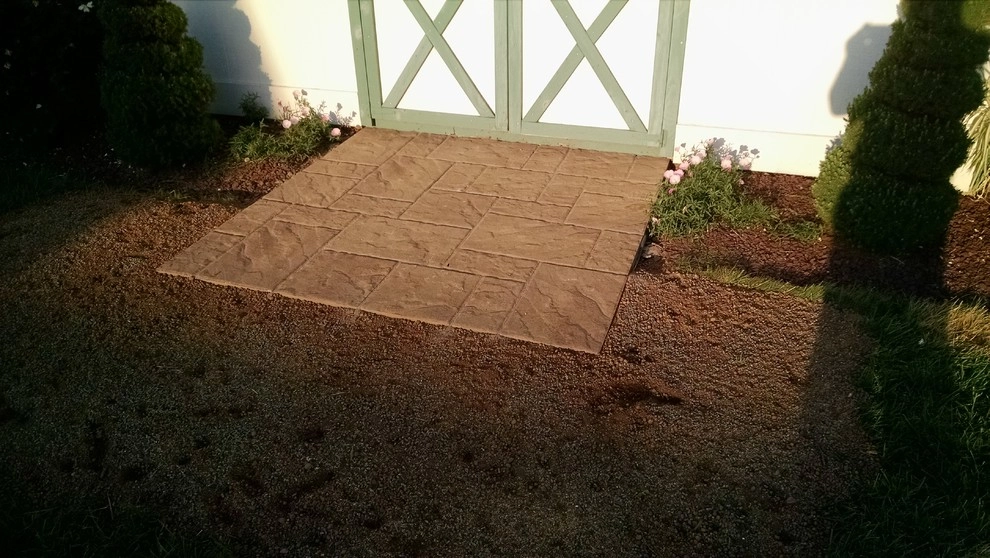 Lawn Maintenance & Planting Services by Steve Greco Landscaping, Inc. - Photo 12