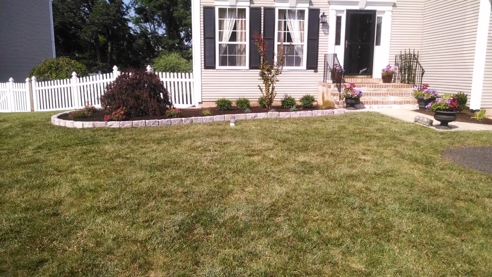 Curbstone by Steve Greco Landscaping, Inc. - Photo 3