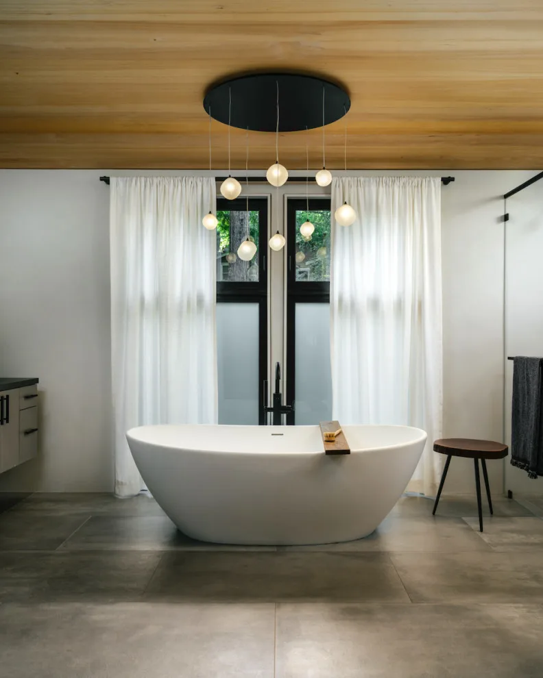 Woodside Home by Holder Parlette Architecture + Landscapes - Photo 4