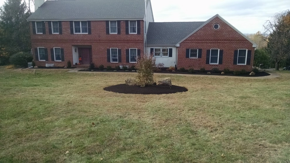 Lawn Maintenance & Planting Services by Steve Greco Landscaping, Inc. - Photo 3