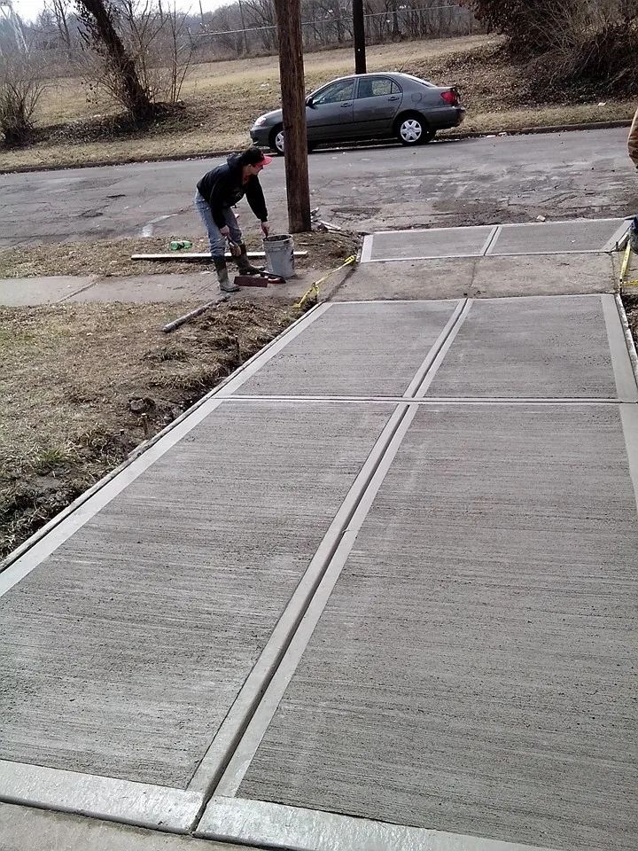 Cincinnati Sidewalk Initiative 2014 by Addis & Barrett Concrete - Photo 12