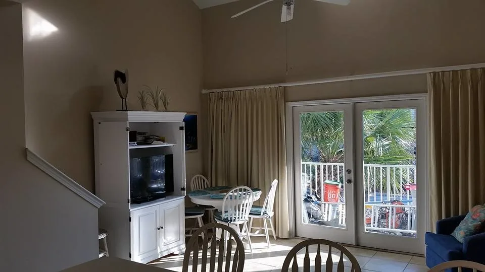 Interior Painting - Ceilings, Walls, Doors, Baseboards, Knockdown by Saddi - Cleaning & Construction INC - Photo 4