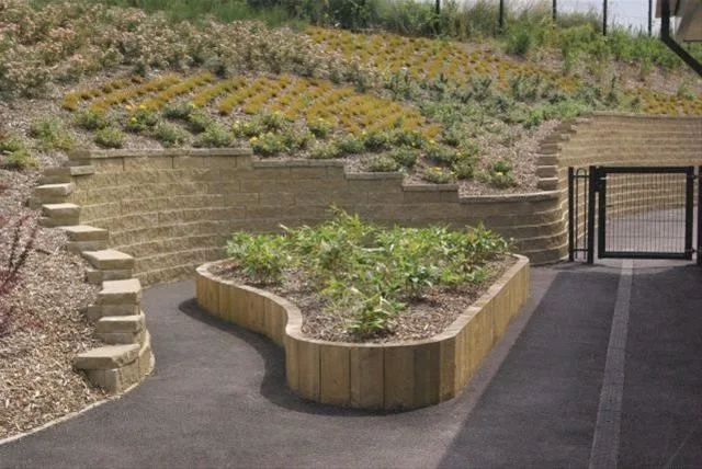 Glendale, CA Retaining Wall Project by Brooks Stone - Photo 4