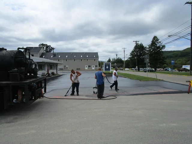Wayne Paving - Photo 2