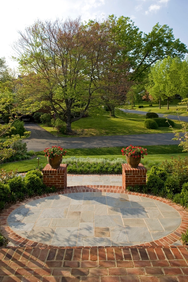 Sophisticated Surrounding by SURROUNDS Landscape Architecture + Construction - Photo 3