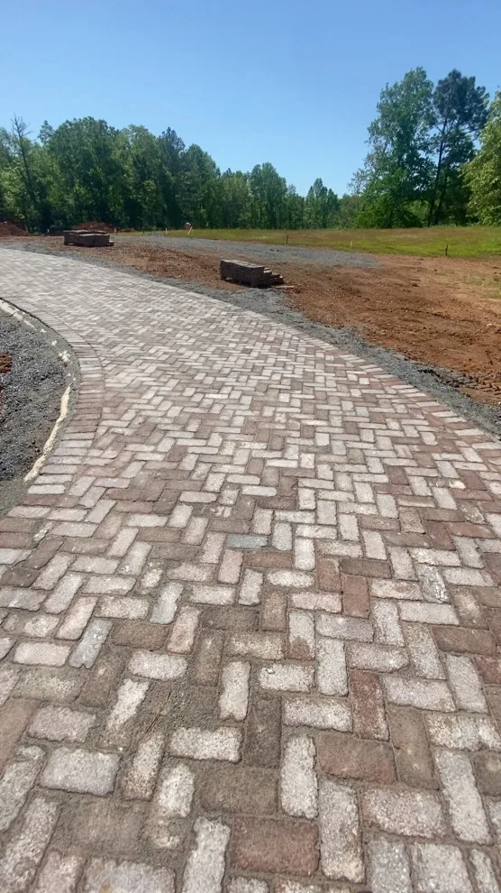 Leo Paver LLC - Photo 13