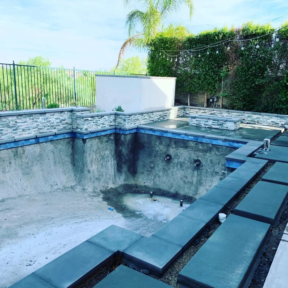 Contemporary Pool Design by StoneAge Masons - Photo 3