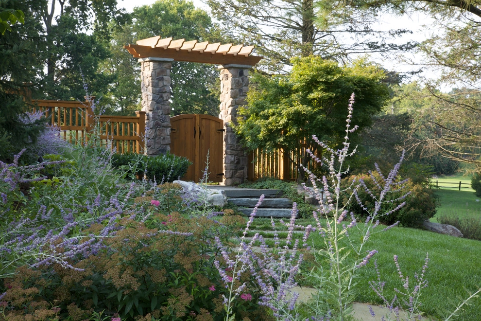 Locust Knoll by SURROUNDS Landscape Architecture + Construction - Photo 5