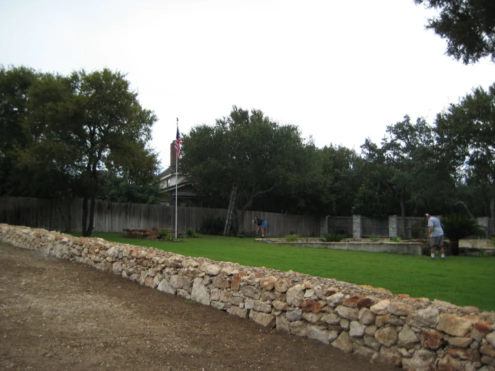Home Putting Green and Swimming Pool by Marula Landscape & Design - Photo 5