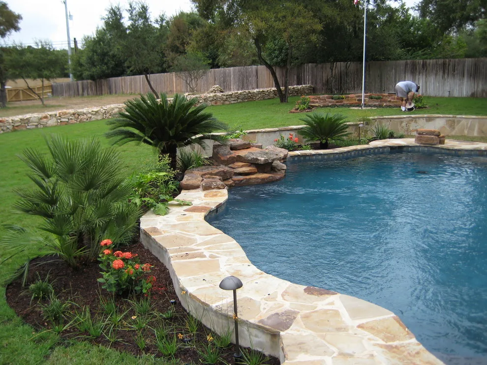 Home Putting Green and Swimming Pool by Marula Landscape & Design - Photo 4