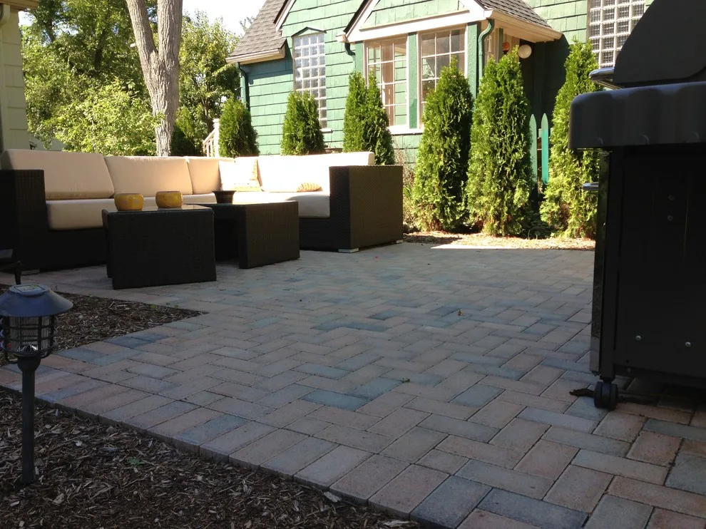 Modern Urban Patio by Twin Oaks Landscape, Inc. - Photo 3