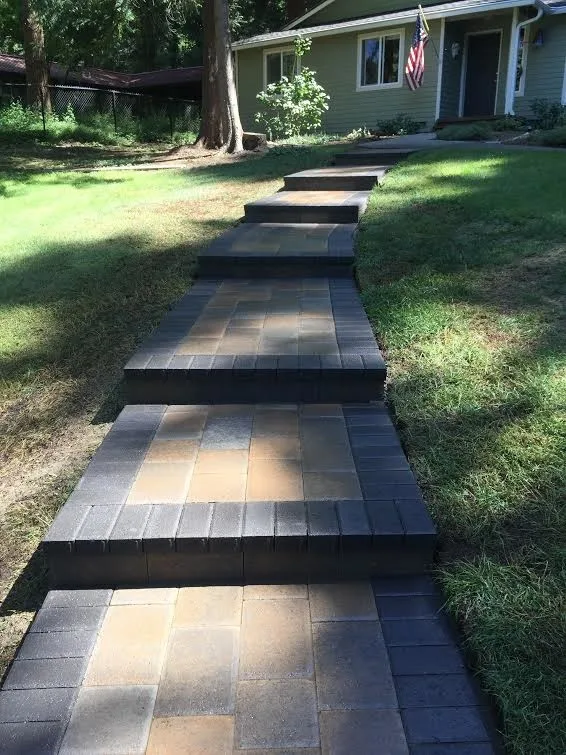 Sammamish, WA Front Yard Walkway by Xavier Pavers - Photo 2