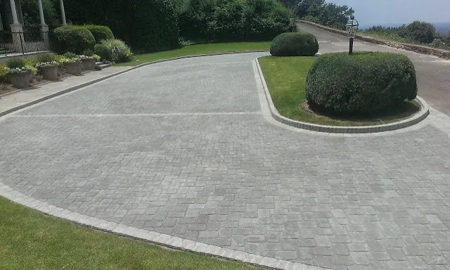 Leo Paver LLC - Photo 4