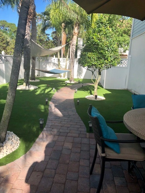 Abacoa Backyard Makeover by Synthetic Turf International - Florida - Photo 4