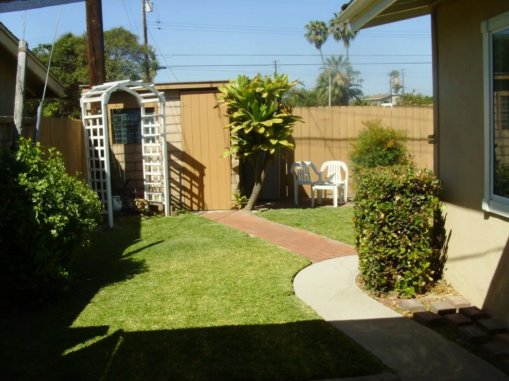 Swimming Area Patios by Dave Pratt Designs And Consulting - Photo 7