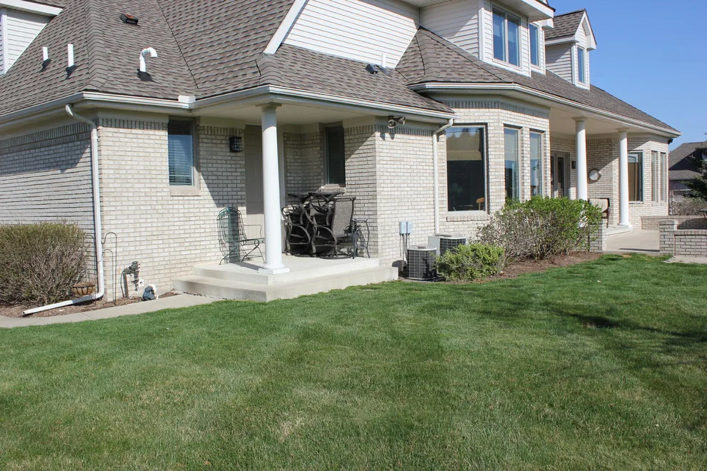 Copthorne Pathway by Unilock by Twin Oaks Landscape, Inc. - Photo 2