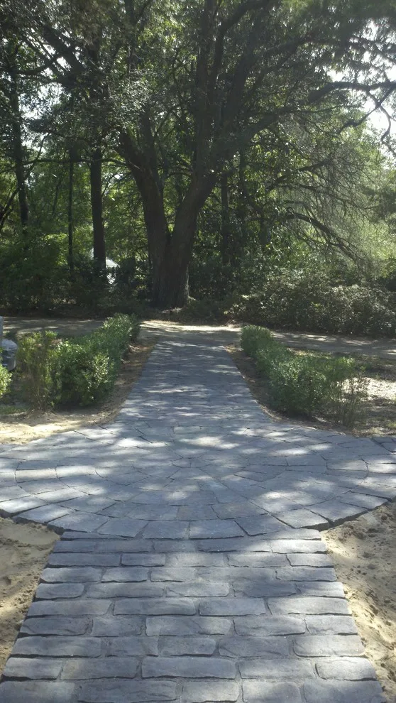 Tailored Paving Main Entrance | Camden, SC by Tranquil Escapes LLC - Photo 3
