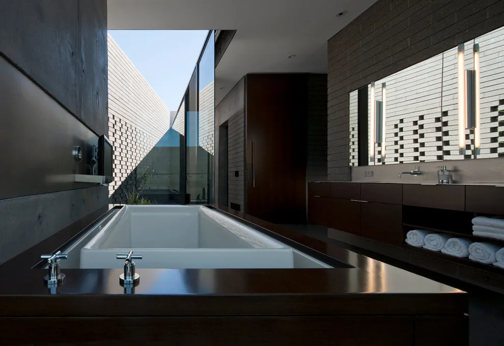 Arcadia Bespoke Residence by Creative Concrete And Masonry - Photo 14