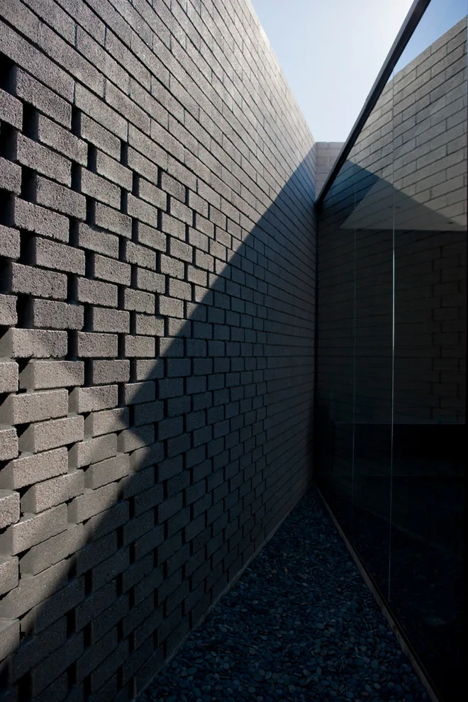 Arcadia Bespoke Residence by Creative Concrete And Masonry - Photo 2